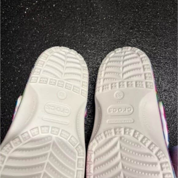 Crocs Sandals Clog Shoes Men's 13 Pink Rainbow Solarized Classic All over 122025 - Picture 6 of 9